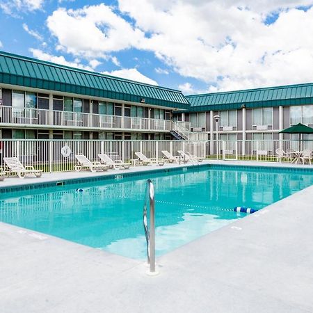 Red Roof Inn & Suites Де-Калб Экстерьер фото